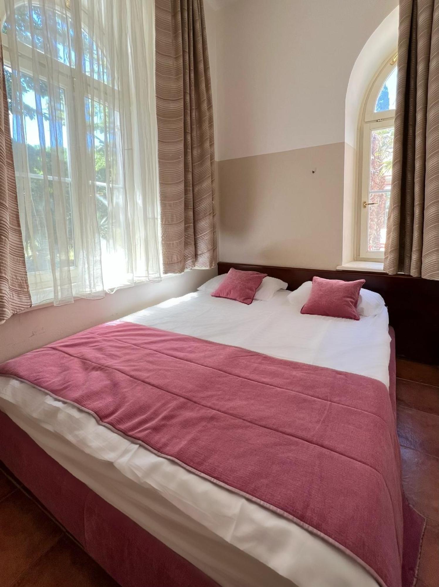 סבודרייה Villa Valdepian Apartments מראה חיצוני תמונה